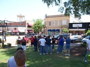 Bandit Runners standing where the building was 2007 S&tB tour , night scene where Burt smiles